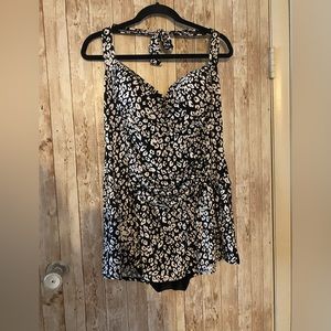 Miami plus size one piece swimsuit black/white print w/skirt size 20